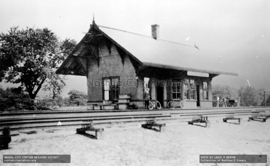 Postcard: Railroad Station, Wood River Junction, Rhode Island